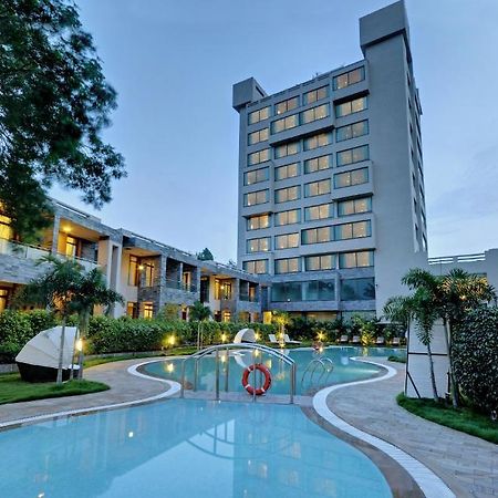 Boulevard 9 Luxury Resort & Spa Nadiād Zewnętrze zdjęcie