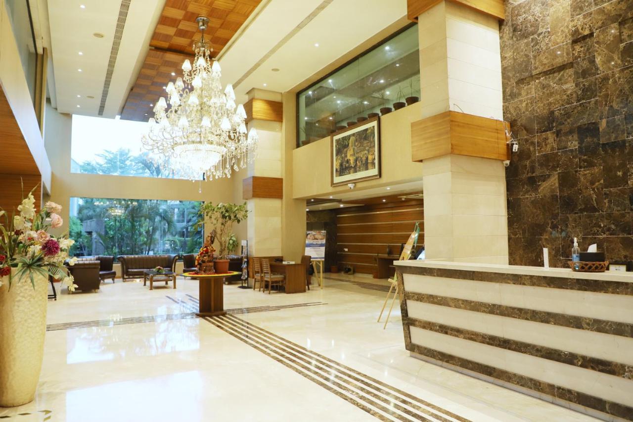 Boulevard 9 Luxury Resort & Spa Nadiād Zewnętrze zdjęcie