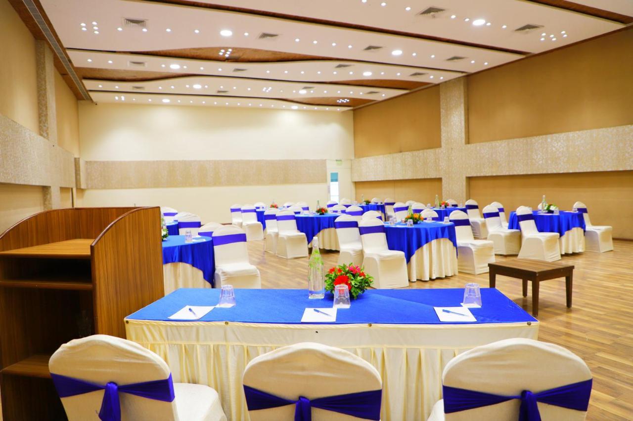 Boulevard 9 Luxury Resort & Spa Nadiād Zewnętrze zdjęcie