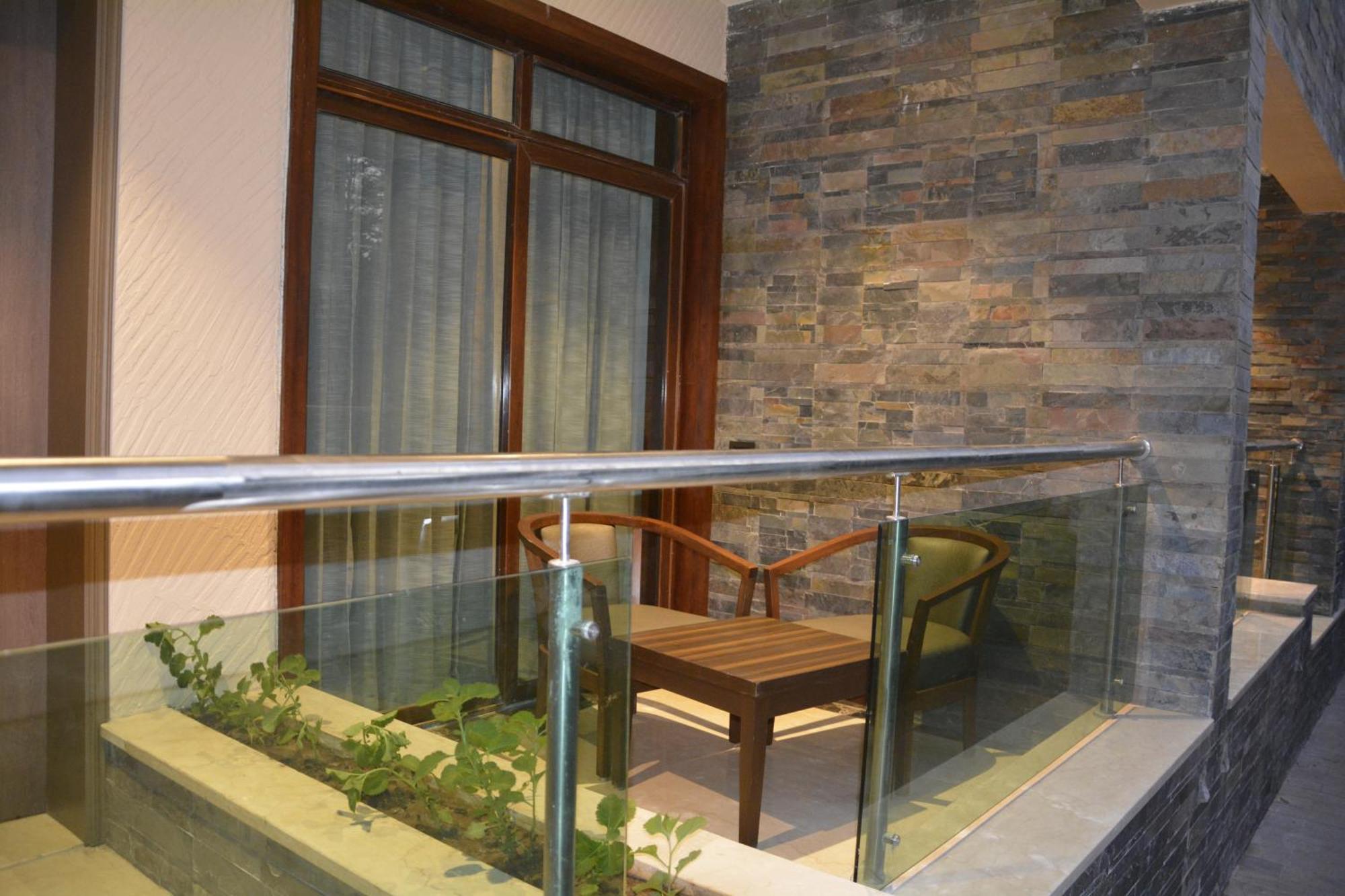 Boulevard 9 Luxury Resort & Spa Nadiād Zewnętrze zdjęcie